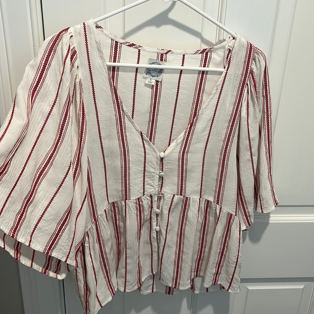 Women’s flowy boho top.